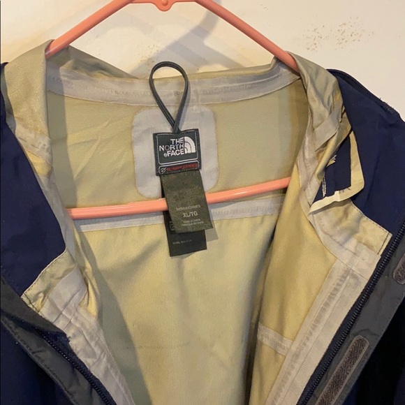 North Face waterproof windbreaker - Picture 2 of 4